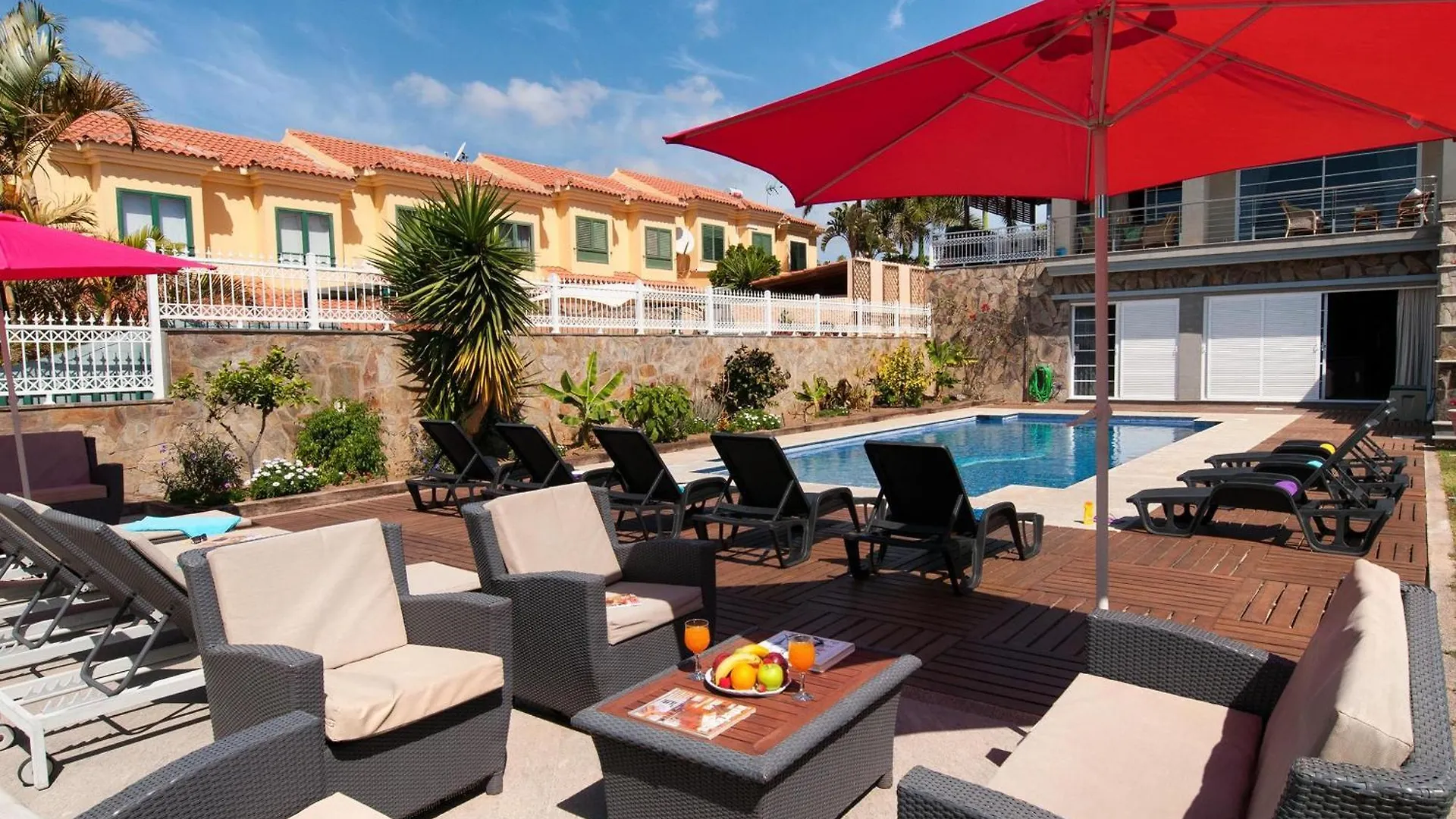 Villa Sonnenland Grande Private Outdoor Pool Bbq Facilities Shaded Outdoor Dining Area Sonnenland Gran Canaria Las Palmas de Gran Canaria